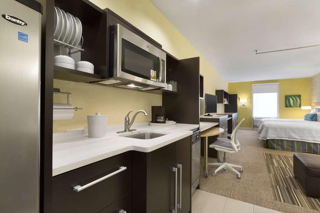 Home2 Suites By Hilton Houston Пасадена Номер фото